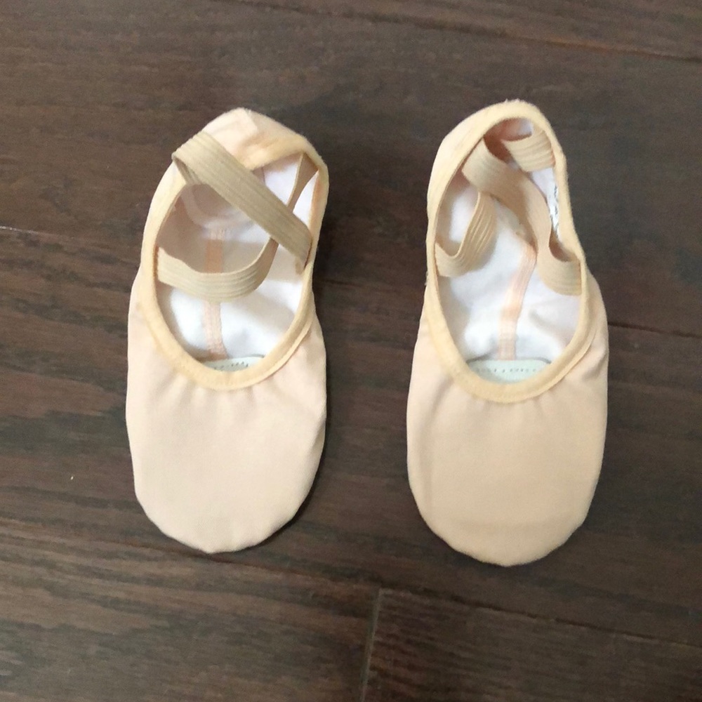 Angelo Luzio ballet slippers. Stretch canvas Body Wrappers.  Size 1. Excellent.